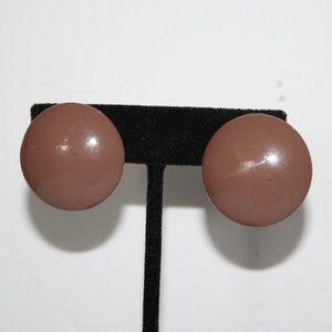 Beautiful light brown vintage post earrings